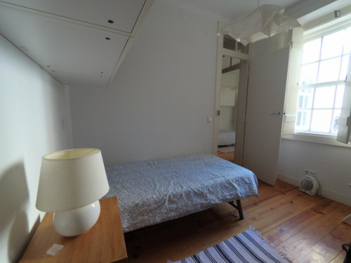 Pleasant 2-bedroom flat in City Center