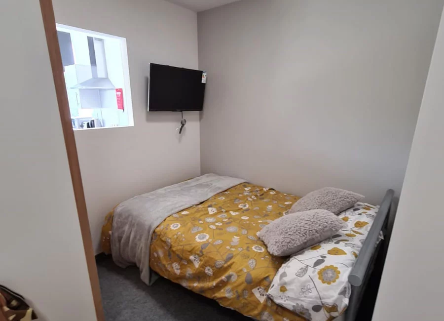  One Bed Flat  -  Salisbury Road  - Gallery -  9