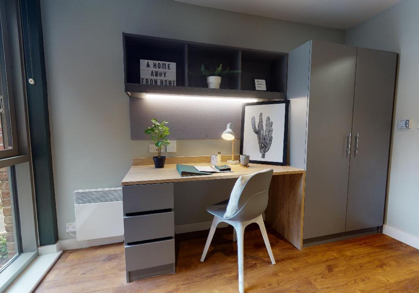4-Bed Silver Room - Knight House - Gallery - 2