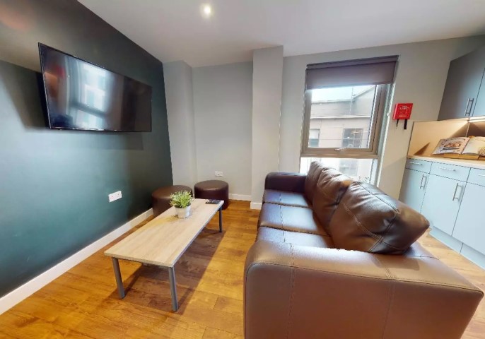  5-Bed Silver Room  -  Knight House  - Gallery -  5