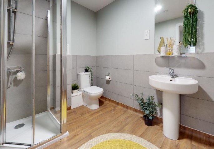  5-Bed Silver Room  -  Knight House  - Gallery -  7