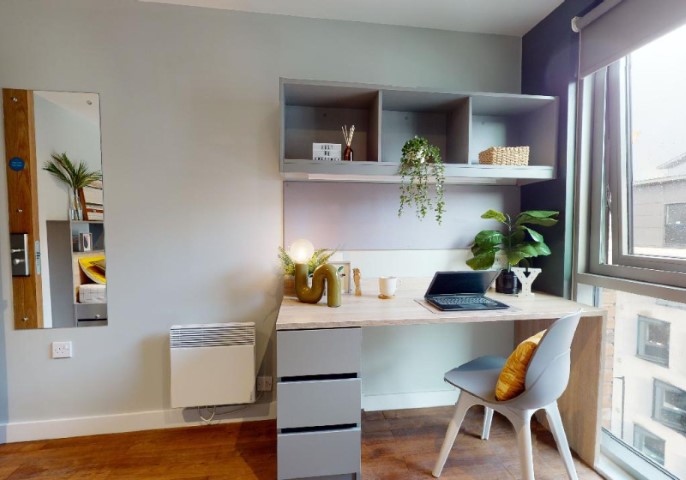  5-Bed Silver Room  -  Knight House  - Gallery -  3