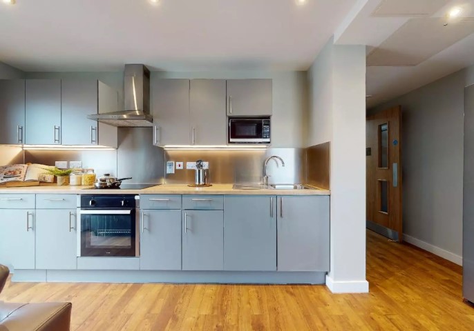  5-Bed Silver Room  -  Knight House  - Gallery -  4