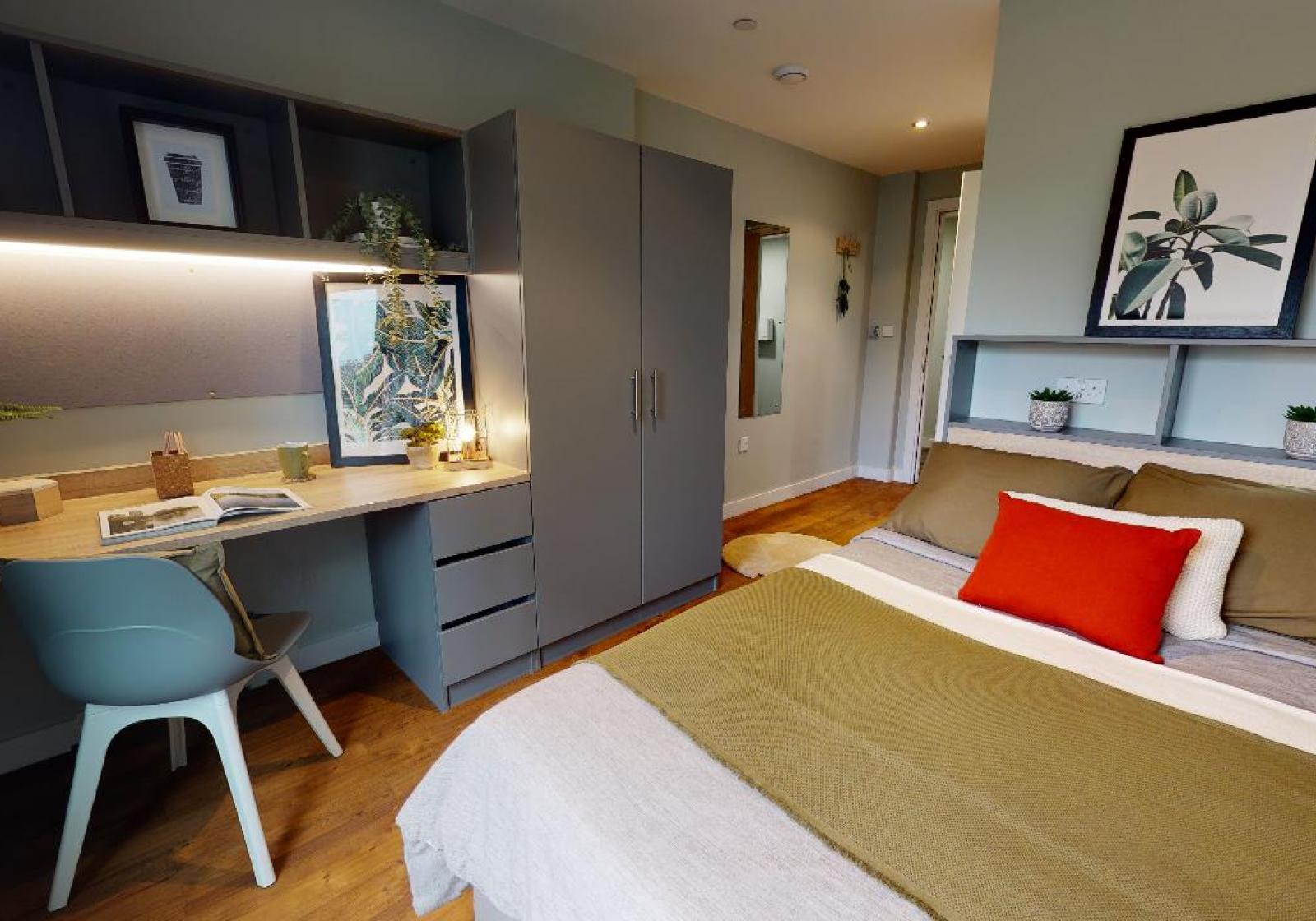  Bronze En-Suite  -  Knight House  - Gallery -  1