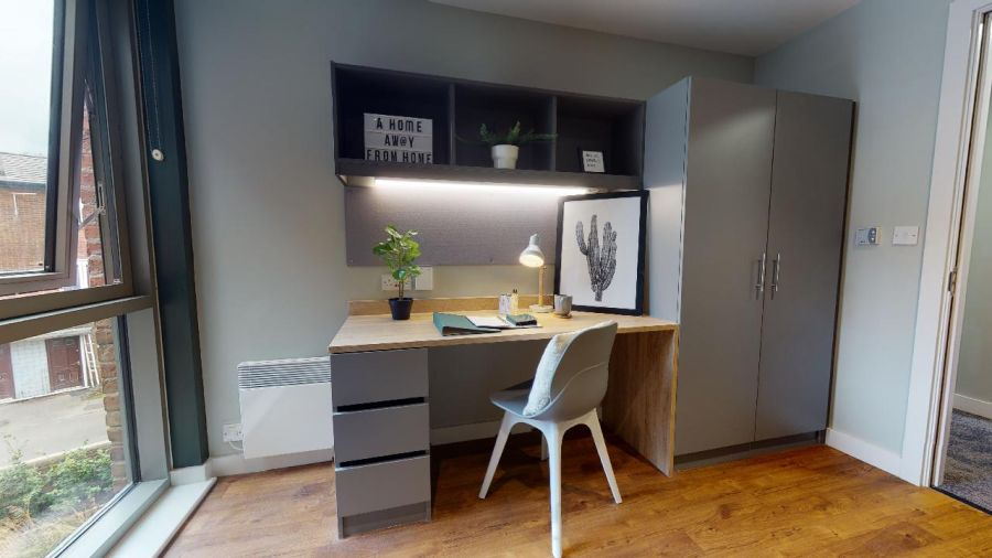  4-Bed Silver Apartment  -  Knight House  - Gallery -  7