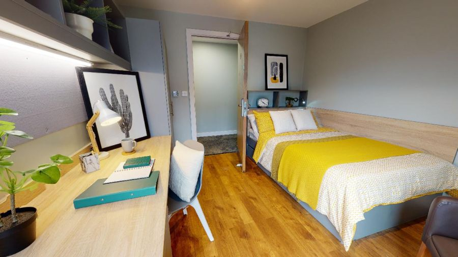  4-Bed Silver Apartment  -  Knight House  - Gallery -  1