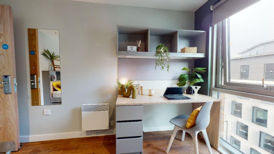  5-Bed Silver Apartment  -  Knight House  - Gallery -  8