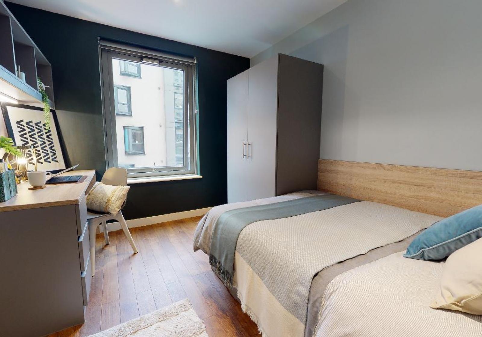 3-Bed Bronze Room - Knight House - Gallery - 1