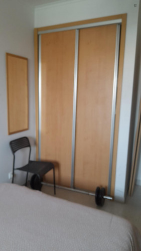 Homely double bedroom in Alta de Lisboa