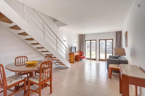 Elegant two-bedroom flat in a hotel with swimming pool and tennis court