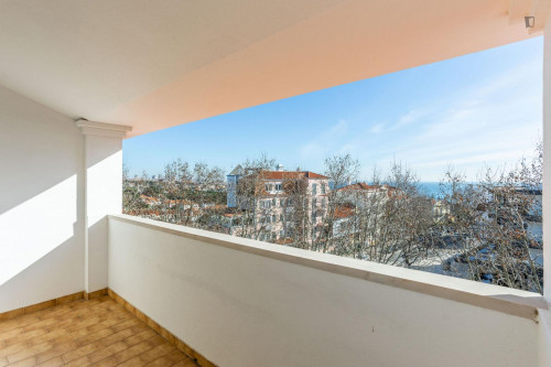 Elegant two-bedroom flat in a hotel with swimming pool and tennis court - Gallery - 7