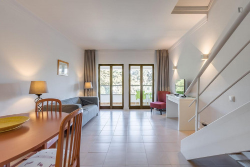 Amazing flat in a hotel with swimming pool and gym