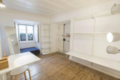Amiable 2-bedroom apartment close to ISEG - Gallery - 15