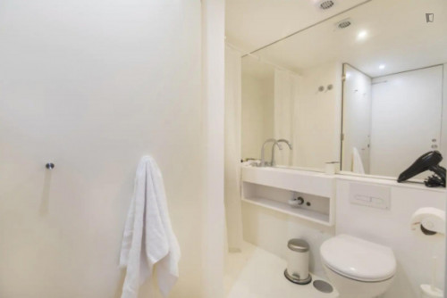 Amiable 2-bedroom apartment close to ISEG - Gallery - 7