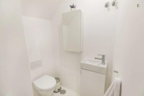 Amiable 2-bedroom apartment close to ISEG - Gallery - 12