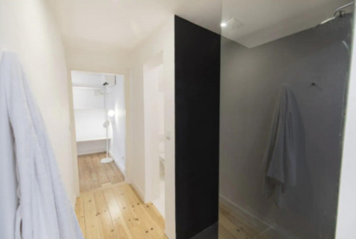 Amiable 2-bedroom apartment close to ISEG