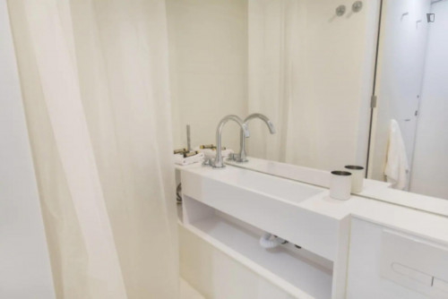 Amiable 2-bedroom apartment close to ISEG - Gallery - 5