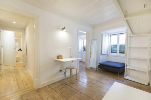 Amiable 2-bedroom apartment close to ISEG - Gallery - 18