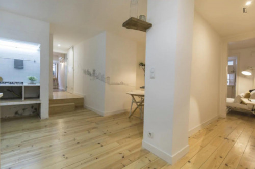 Amiable 2-bedroom apartment close to ISEG - Gallery - 20