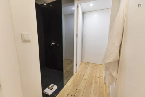 Amiable 2-bedroom apartment close to ISEG