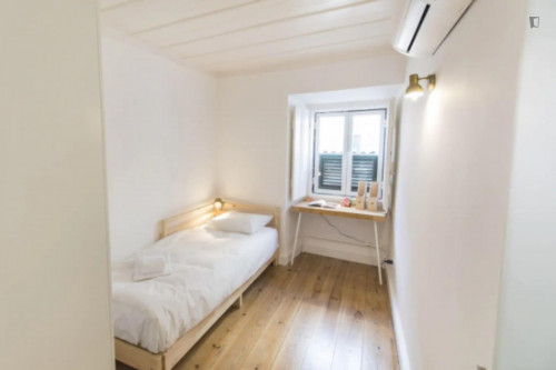 Amiable 2-bedroom apartment close to ISEG - Gallery - 9