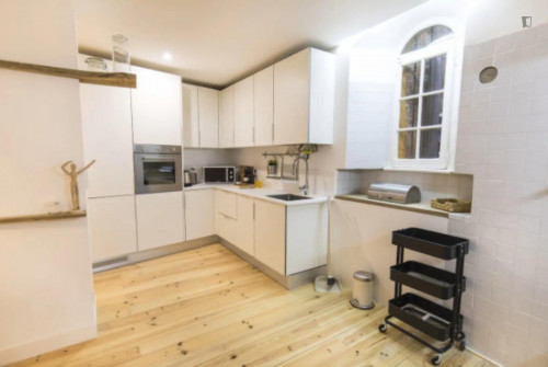 Amiable 2-bedroom apartment close to ISEG - Gallery - 36
