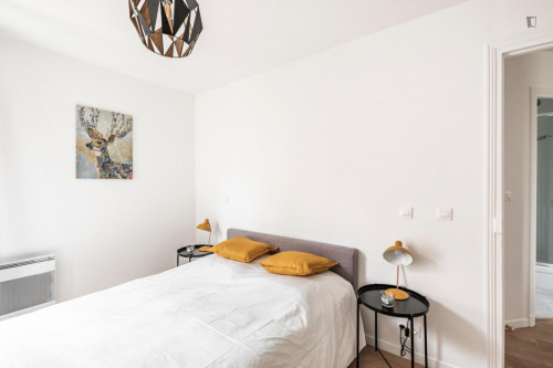 Beautiful 1-bedroom apartment near Bécon Les Bruyères transport station