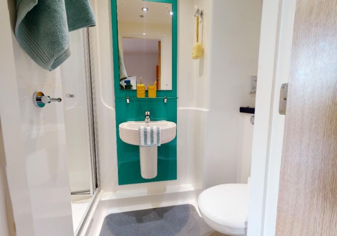  Gold En-Suite  -  iQ Abacus House  - Gallery -  5