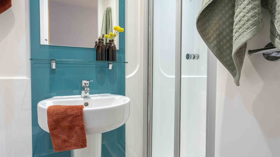  Silver En-Suite  -  iQ Abacus House  - Gallery -  2