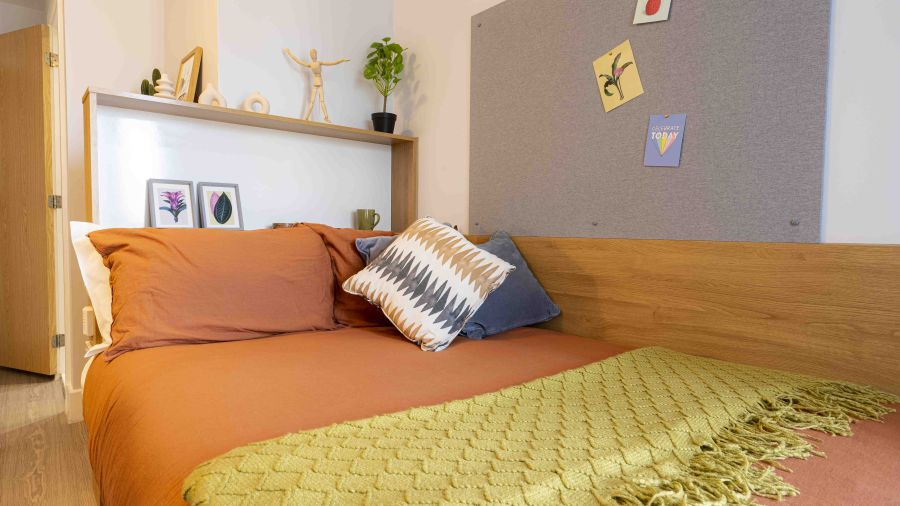  Silver En-Suite  -  iQ Abacus House  - Gallery -  1