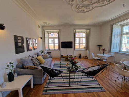 Very nice 2-bedroom flat in downtown Lisbon