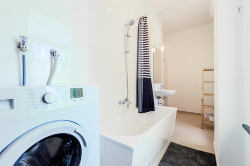 Bright single bedroom in shared apartment near centre - Gallery - 10