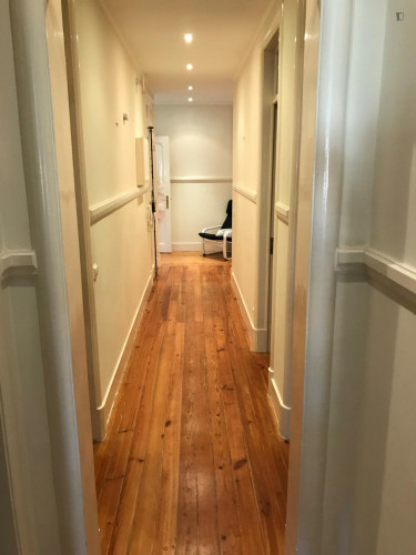 Single blind bedroom n7 in a 8-bedroom apartment - Gallery - 14