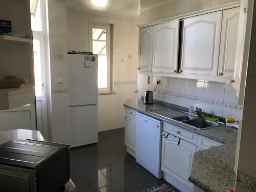 Single blind bedroom n7 in a 8-bedroom apartment - Gallery - 10