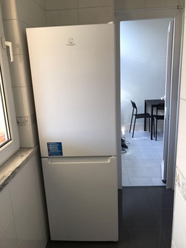 Single blind bedroom n7 in a 8-bedroom apartment - Gallery - 27