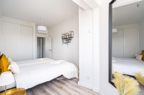 Admirable 2-bedroom flat in typical Campolide - Gallery - 8