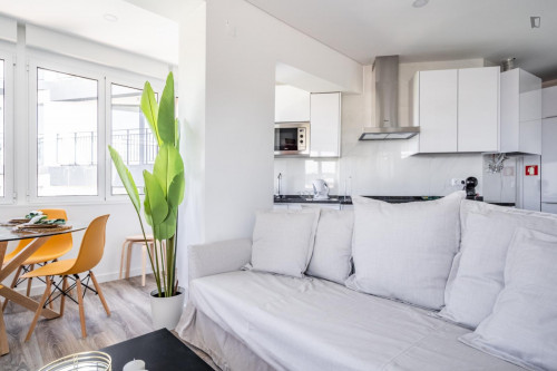 Admirable 2-bedroom flat in typical Campolide - Gallery - 16