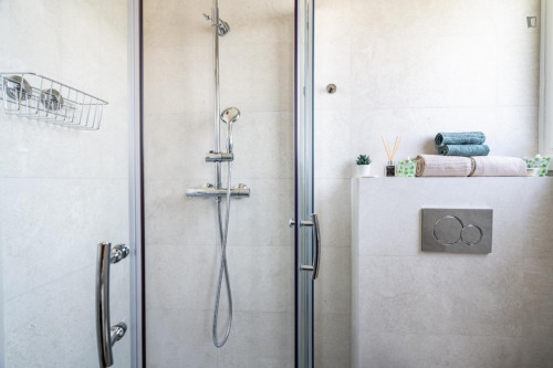 Admirable 2-bedroom flat in typical Campolide - Gallery - 12