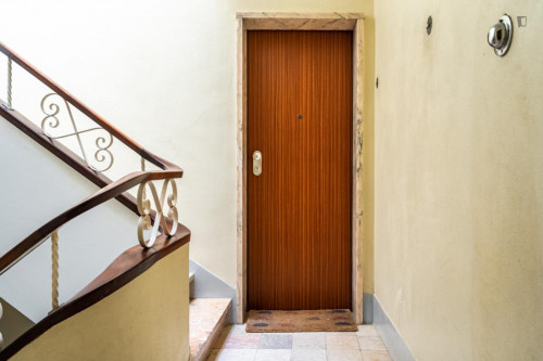 Admirable 2-bedroom flat in typical Campolide