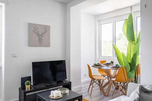 Admirable 2-bedroom flat in typical Campolide - Gallery - 23