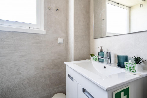Admirable 2-bedroom flat in typical Campolide - Gallery - 13