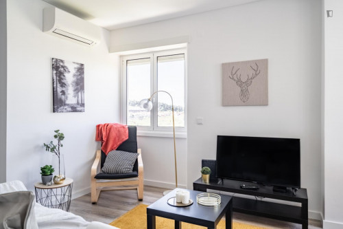 Admirable 2-bedroom flat in typical Campolide - Gallery - 24