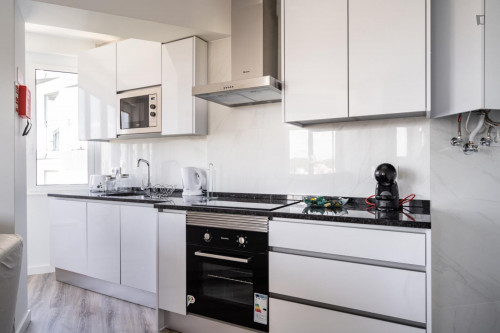 Admirable 2-bedroom flat in typical Campolide - Gallery - 18