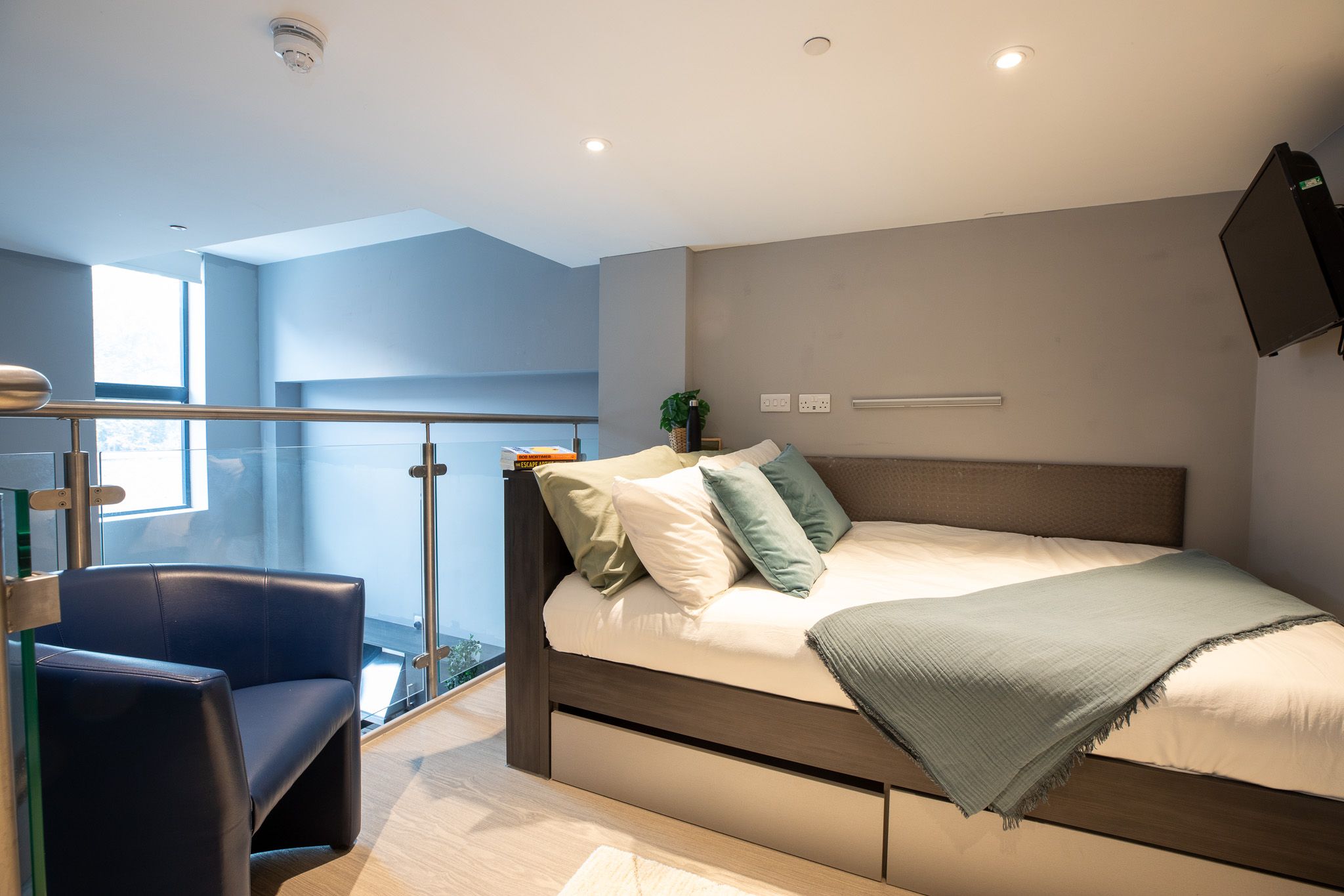  Silver Mezzanine Apartment  -  Plummer House  - Gallery -  1