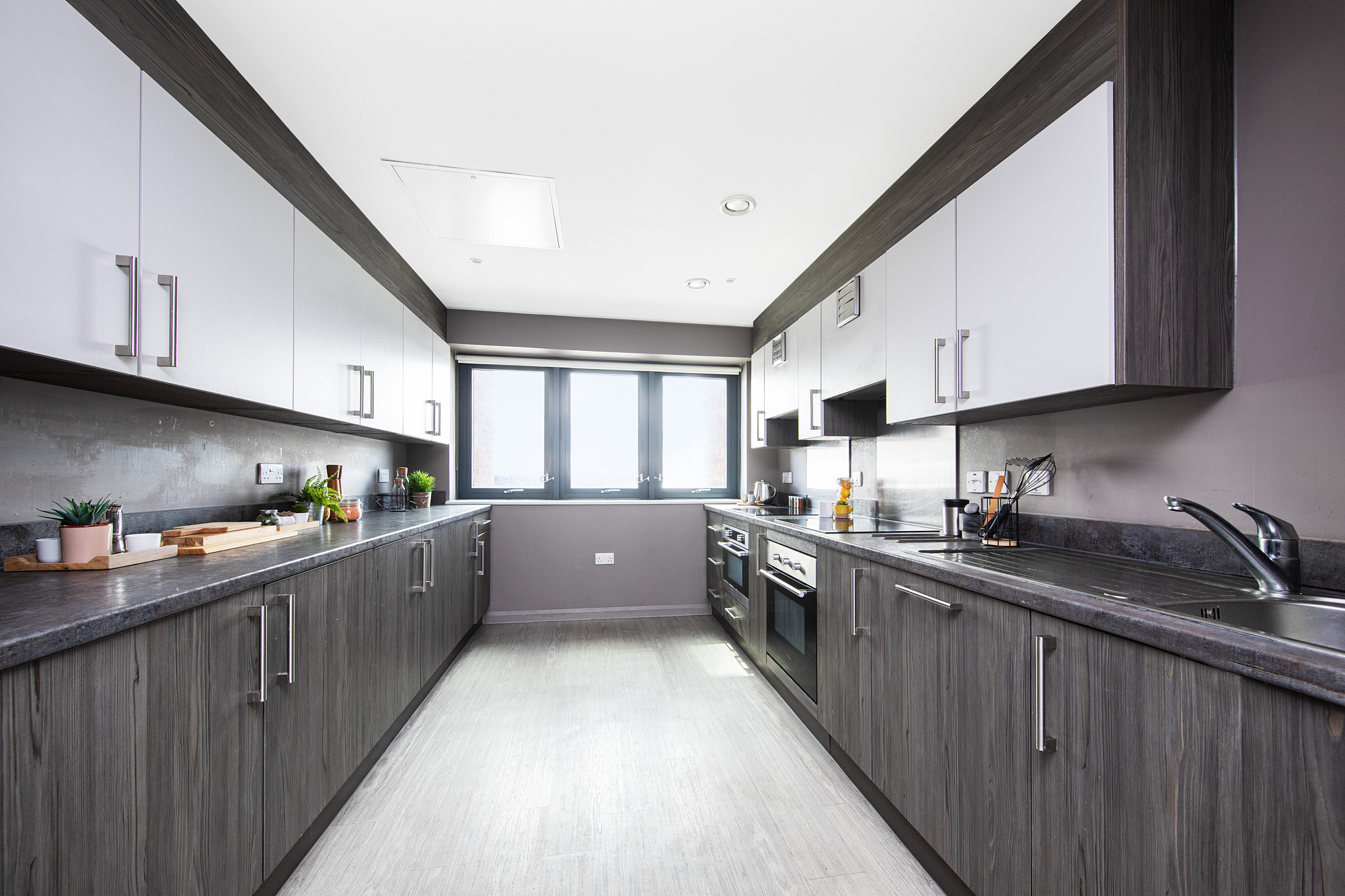  Bronze Ensuite  -  Collegiate Eclipse  - Gallery -  3