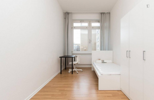 Large single bedroom close to the Bismarckstraße metro station