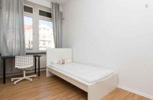 Spacious single bedroom in the Charlottenburg neighborhood