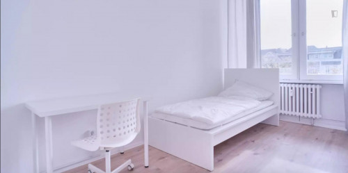 Shiny single bedroom in Charlottenburg