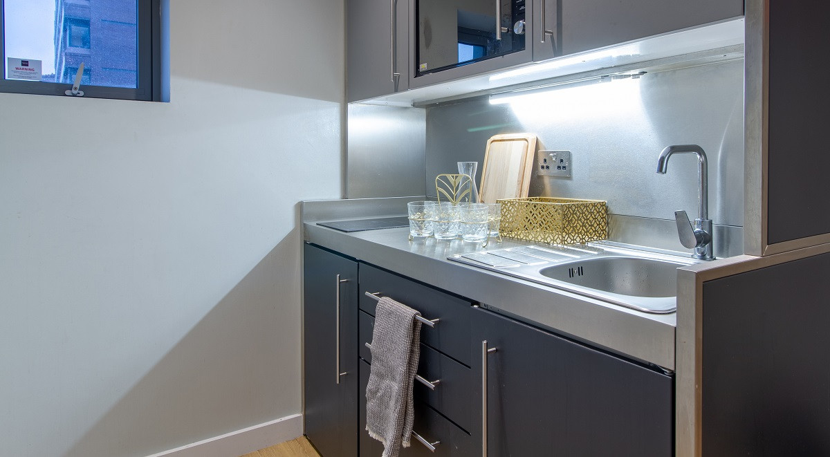  2 Bed Flat  -  Crown House  - Gallery -  5