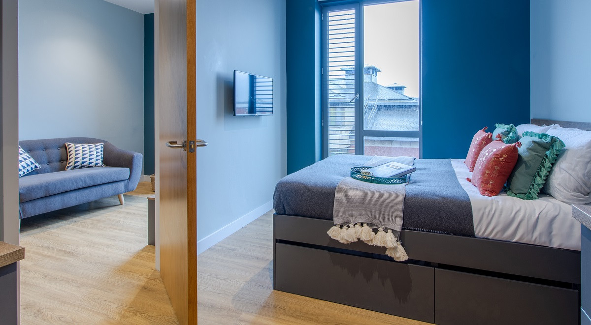  1 Bed Flat  -  Crown House  - Gallery -  11